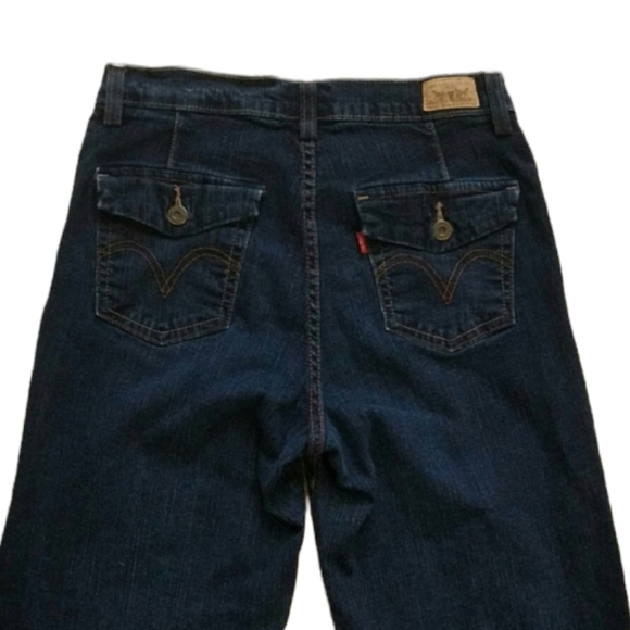 Levi's & DKNY Women's Jeans - Picture 4 of 10